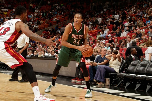 东契奇再三双独行侠胜活塞 KD45分太阳负绿军