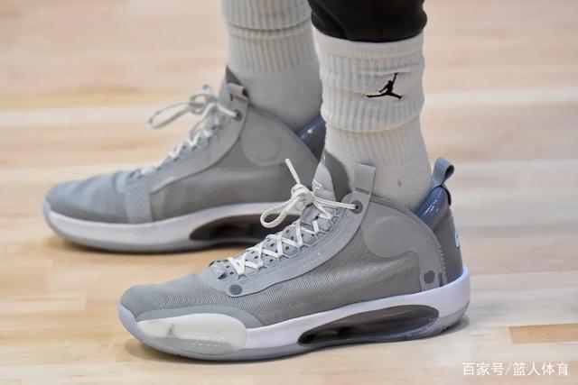 孙铭徽21+15广厦负同曦 原帅30分山西胜四川